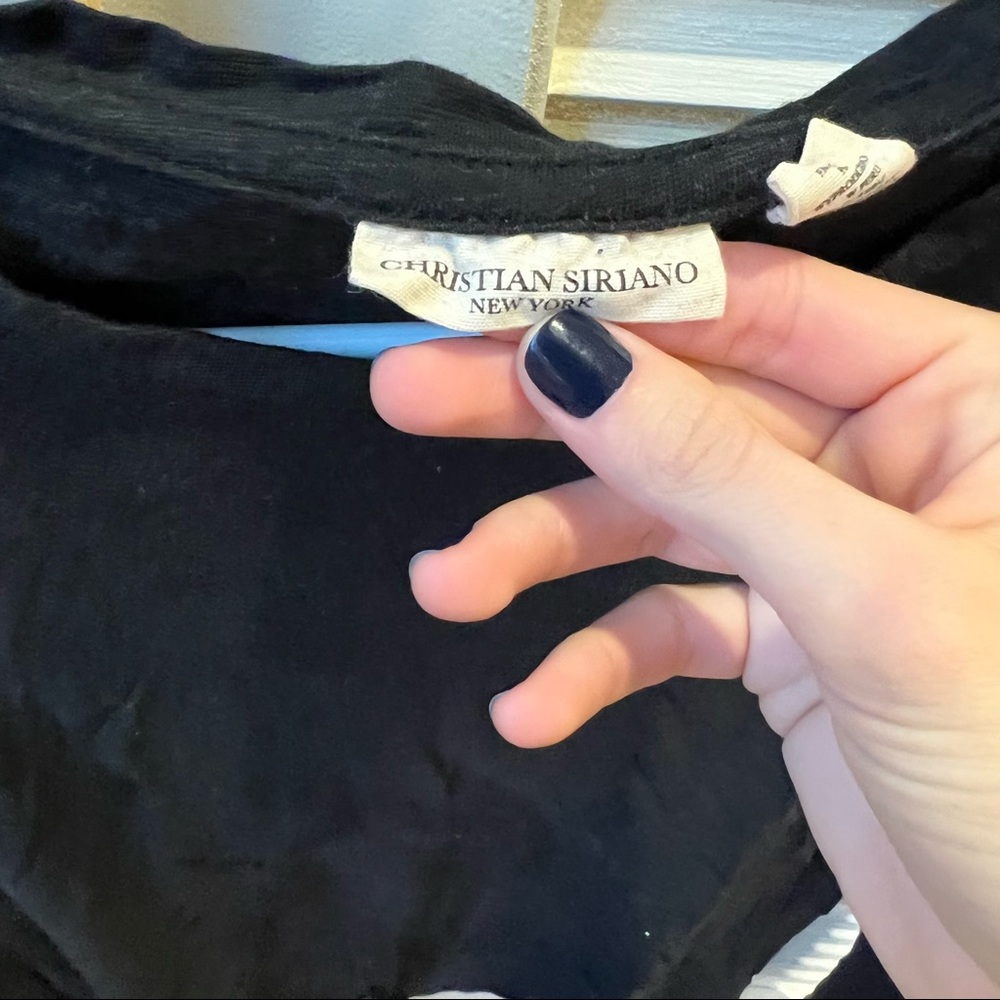 Basic Black Longsleeve - Picture 2 of 4